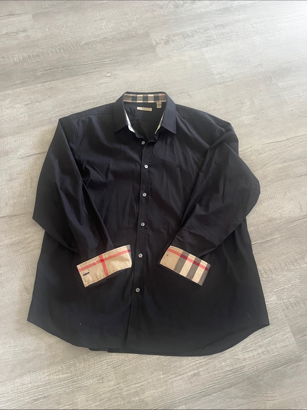 ✨Burberry Button Down✨